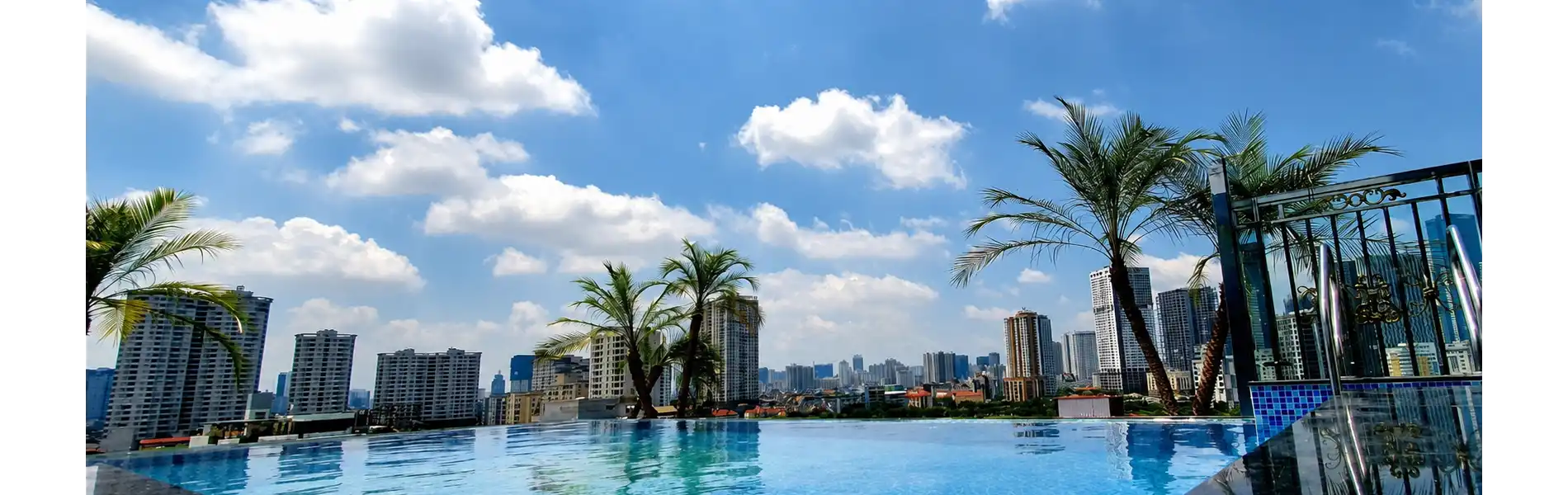 Bể bơi vô cực ở tầng 10
